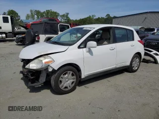 2010 Nissan Versa S z VIN 3N1BC1CP6AL447762, wystawiony jako Copart lot #53617295 z przebiegiem 165 846 mil mil oraz Szkoda całkowita • Salvage title. Historia ofert i sprzedaży dostępna na DreamBid. Obrazek 1.