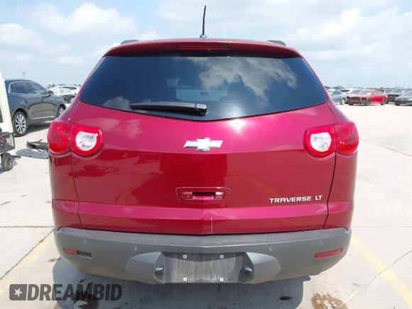 2011 Chevrolet Traverse 1LT z VIN 1GNKRGED8BJ286753, wystawiony jako IAAI lot #42107568 z przebiegiem 178 663 mil mil oraz . Historia ofert i sprzedaży dostępna na DreamBid. Obrazek 16.