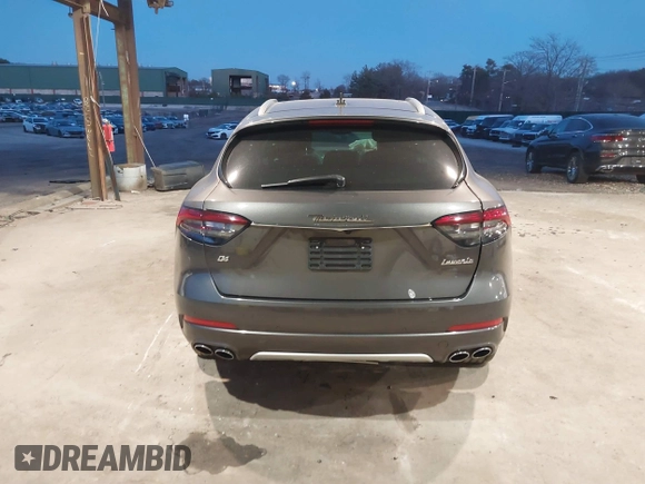 2021 Maserati Levante GranLusso with VIN ZN661XUL4MX372196, listed as a IAAI auction lot 41012396 with 37,600 mi miles. Bid and sale history available at carsss.com. Image 17.