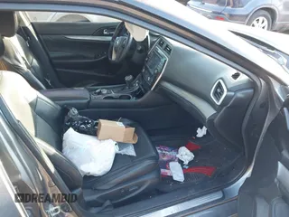 2018 Nissan Maxima SV with VIN 1N4AA6AP4JC389263, listed as a IAAI auction lot 41654077 with 111,149 mi miles. Bid and sale history available at carsss.com. Image 5.
