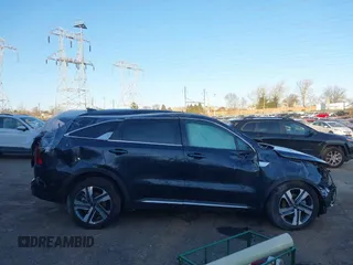 2024 Kia Sorento SX Prestige z VIN KNDRKDLG3R5235364, wystawiony jako IAAI lot #41338909 z przebiegiem 23 629 mil mil oraz . Historia ofert i sprzedaży dostępna na DreamBid. Obrazek 14.