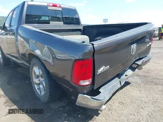 2018 Ram 1500 SLT z VIN 1C6RR7GM3JS230739, wystawiony jako IAAI lot #39968112 z przebiegiem 175 151 mil mil oraz . Historia ofert i sprzedaży dostępna na DreamBid. Obrazek 18.