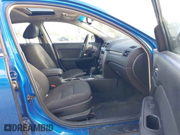 2011 Ford Fusion SE with VIN 3FAHP0HA3BR120444, listed as a IAAI auction lot 42031478 with 132,401 mi miles. Bid and sale history available at carsss.com. Image 5.