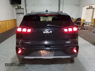 2022 Kia Niro LX with VIN KNDCB3LCXN5547575, listed as a Copart auction lot 88002635 with 77,695 mi miles and Clean Title. Bid and sale history available at carsss.com. Image 6.