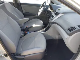 2016 Hyundai Accent SE z VIN KMHCT4AE9GU973351, wystawiony jako IAAI lot #42281546 z przebiegiem 111 130 mil mil oraz . Historia ofert i sprzedaży dostępna na DreamBid. Obrazek 5.