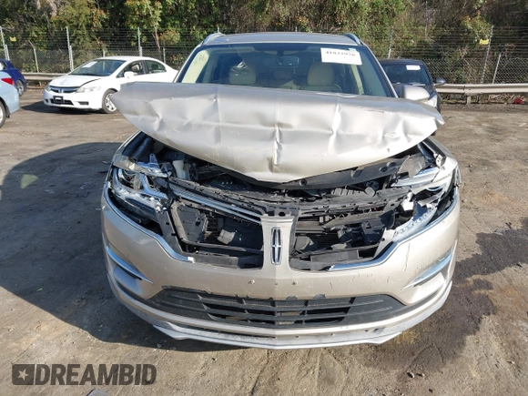2015 Lincoln MKC z VIN 5LMCJ1A93FUJ26649, wystawiony jako IAAI lot #41832976 z przebiegiem 215 692 mil mil oraz . Historia ofert i sprzedaży dostępna na DreamBid. Obrazek 6.