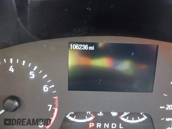 2022 Ford Escape SE z VIN 1FMCU0G6XNUB31007, wystawiony jako IAAI lot #42510666 z przebiegiem 106 236 mil mil oraz . Historia ofert i sprzedaży dostępna na DreamBid. Obrazek 7.