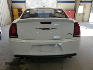 2020 Chrysler 300 S z VIN 2C3CCABT9LH181069, wystawiony jako Copart lot #76281354 z przebiegiem 66 773 mil mil oraz Szkoda całkowita • Salvage title. Historia ofert i sprzedaży dostępna na DreamBid. Obrazek 6.