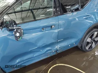 2023 Volvo XC40 Ultimate с VIN YV4ED3UM9P2090415, выставлен на аукционе IAAI как лот 41138900 с пробегом 8 292 миль миль и . История ставок и продаж доступна на DreamBid. Изображение 6.