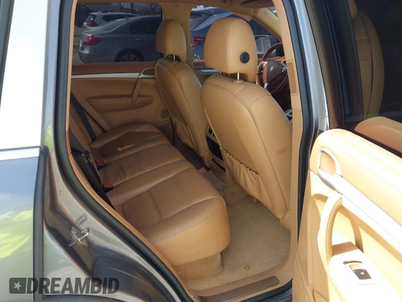 2008 Porsche Cayenne S z VIN WP1AB29P68LA36195, wystawiony jako IAAI lot #41939061 z przebiegiem 169 392 mil mil oraz . Historia ofert i sprzedaży dostępna na DreamBid. Obrazek 8.