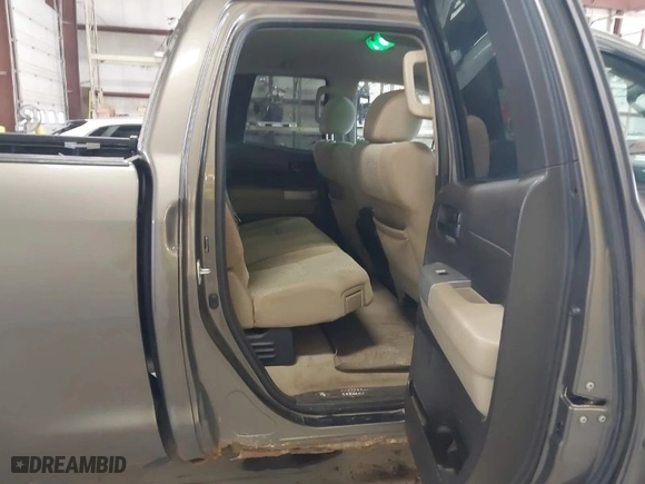 2007 Toyota Tundra SR5 with VIN 5TFBT54137X006800, listed as a IAAI auction lot 42061641 with 186,139 mi miles. Bid and sale history available at carsss.com. Image 8.