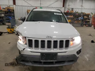 2016 Jeep Compass Sport с VIN 1C4NJDBB8GD518384, выставлен на аукционе Copart как лот 43272335 с пробегом 152 350 миль миль и На запчасти • Non repairable. История ставок и продаж доступна на DreamBid. Изображение 5.