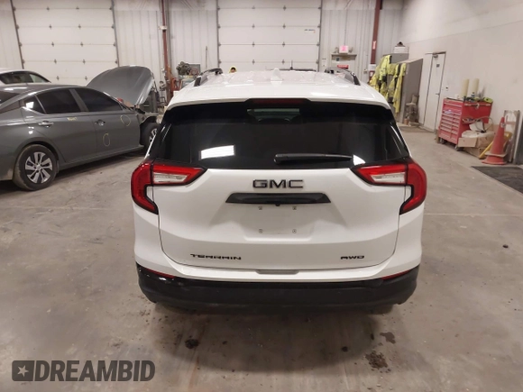 2024 GMC Terrain SLE z VIN 3GKALTEG8RL211776, wystawiony jako IAAI lot #41901624 z przebiegiem 14 287 mil mil oraz . Historia ofert i sprzedaży dostępna na DreamBid. Obrazek 16.