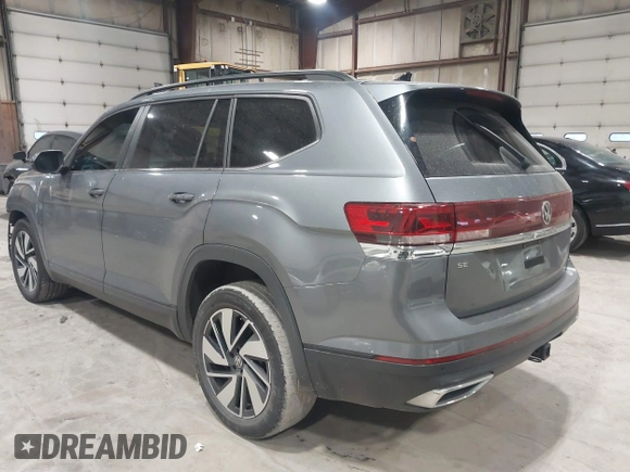 2024 Volkswagen Atlas SE with VIN 1V2HR2CA6RC534817, listed as a IAAI auction lot 41655227 with 39,214 mi miles and . Bid and sale history available at DreamBid. Image 3.