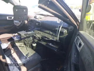 2020 Ford Police Interceptor Utility z VIN 1FM5K8AB7LGD18218, wystawiony jako IAAI lot #41975421 z przebiegiem Nie podano mil oraz . Historia ofert i sprzedaży dostępna na DreamBid. Obrazek 5.