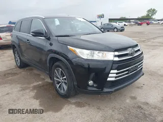 2019 Toyota Highlander SE z VIN 5TDJZRFHXKS573838, wystawiony jako IAAI lot #42153895 z przebiegiem 52 811 mil mil oraz . Historia ofert i sprzedaży dostępna na DreamBid. Obrazek 1.