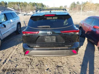 2023 Toyota Highlander L with VIN 5TDKDRBH6PS012682, listed as a IAAI auction lot 40848923 with 28,011 mi miles. Bid and sale history available at carsss.com. Image 16.