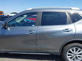 2018 Nissan Rogue SV with VIN KNMAT2MVXJP555608, listed as a IAAI auction lot 41980026 with 127,909 mi miles and . Bid and sale history available at carsss.com. Image 15.