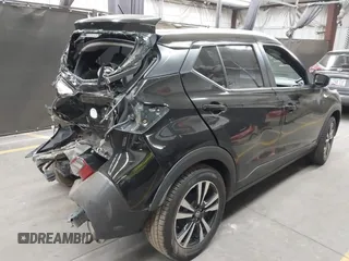 2019 Nissan Kicks SV with VIN 3N1CP5CU0KL554488, listed as a IAAI auction lot 41567731 with 92,951 mi miles. Bid and sale history available at carsss.com. Image 4.