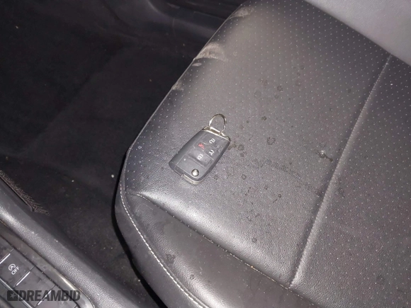 2021 Volkswagen Tiguan SE with VIN 3VV2B7AX1MM142501, listed as a IAAI auction lot 40983853 with 45,121 mi miles. Bid and sale history available at carsss.com. Image 11.