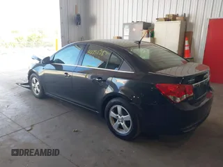 2014 Chevrolet Cruze 1LT z VIN 1G1PC5SB0E7383723, wystawiony jako IAAI lot #42251787 z przebiegiem 129 366 mil mil oraz . Historia ofert i sprzedaży dostępna na DreamBid. Obrazek 3.