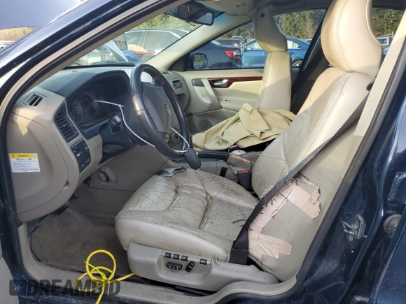 2004 Volvo S60 with VIN YV1RS61T942376164, listed as a Copart auction lot 88518215 with 132,930 mi miles and Salvage Title. Bid and sale history available at carsss.com. Image 7.