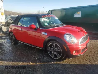 2010 MINI Convertible S z VIN WMWMS3C52ATZ85466, wystawiony jako Copart lot #81320914 z przebiegiem 143 183 mil mil oraz Szkoda całkowita • Salvage title. Historia ofert i sprzedaży dostępna na DreamBid. Obrazek 4.