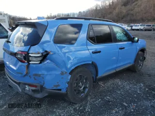 2025 Honda Pilot TrailSport with VIN 5FNYG1H6XSB031774, listed as a Copart auction lot 79441904 with 3,467 mi miles and Salvage Title. Bid and sale history available at carsss.com. Image 3.