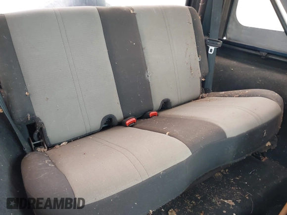 2004 Jeep Wrangler X with VIN 1J4FA39S64P726711, listed as a IAAI auction lot 42227336 with Not Provided miles and . Bid and sale history available at DreamBid. Image 8.