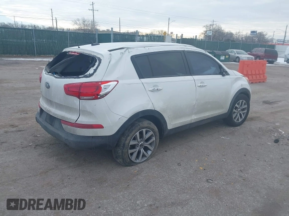 2016 Kia Sportage LX with VIN KNDPB3AC1G7880663, listed as a IAAI auction lot 41382751 with 146,098 mi miles. Bid and sale history available at carsss.com. Image 4.