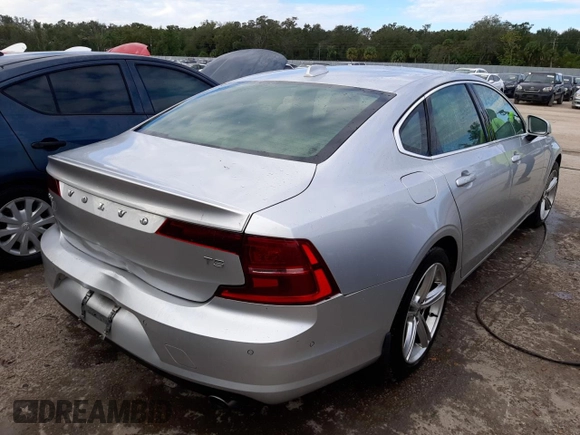 2017 Volvo S90 Momentum z VIN YV1102AKXH1012981, wystawiony jako Copart lot #67930522 z przebiegiem 38 325 mil mil oraz . Historia ofert i sprzedaży dostępna na DreamBid. Obrazek 3.