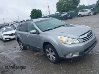 2010 Subaru Outback Premium All-Weather Anniversary z VIN 4S4BRBCC8A3374626, wystawiony jako IAAI lot #42374021 z przebiegiem 208 551 mil mil oraz . Historia ofert i sprzedaży dostępna na DreamBid. Obrazek 1.