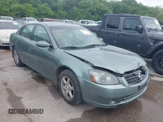 2005 Nissan Altima 2.5 S with VIN 1N4AL11D05N404581, listed as a IAAI auction lot 42073642 with 92,918 mi miles. Bid and sale history available at carsss.com. Image 1.