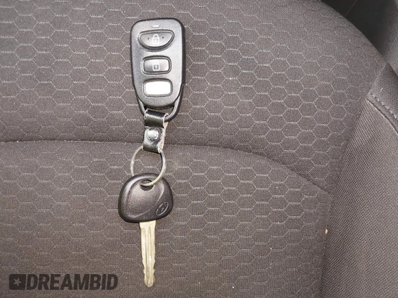 2020 Hyundai Elantra SE z VIN 5NPD74LF4LH521489, wystawiony jako IAAI lot #40638019 z przebiegiem 27 706 mil mil oraz . Historia ofert i sprzedaży dostępna na DreamBid. Obrazek 11.