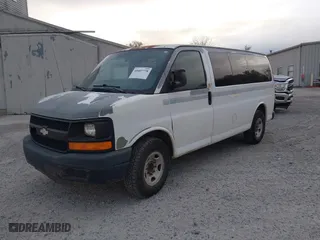 2008 Chevrolet Express Passenger with VIN 1GAGG25K781193262, listed as a IAAI auction lot 40607778 with 318,086 mi miles. Bid and sale history available at carsss.com. Image 20.