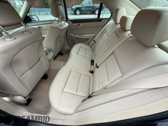 2014 Mercedes-Benz E 350 Luxury with VIN WDDHF8JB3EA885821, listed as a Copart auction lot 60853215 with 163,195 mi miles and Clean title. Bid and sale history available at DreamBid. Image 6.