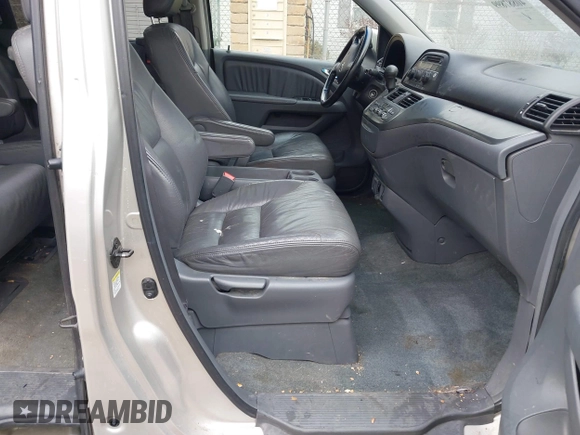 2006 Honda Odyssey EX-L with VIN 5FNRL38656B401515, listed as a IAAI auction lot 40887899 with 241,327 mi miles. Bid and sale history available at carsss.com. Image 5.