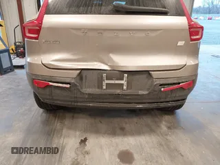 2023 Volvo XC40 Ultimate z VIN YV4ED3UM4P2052302, wystawiony jako IAAI lot #41350191 z przebiegiem 8 542 mil mil oraz . Historia ofert i sprzedaży dostępna na DreamBid. Obrazek 6.