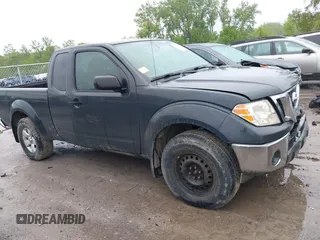 2010 Nissan Frontier SE z VIN 1N6AD0CW2AC415374, wystawiony jako IAAI lot #42321089 z przebiegiem 114 385 mil mil oraz . Historia ofert i sprzedaży dostępna na DreamBid. Obrazek 13.