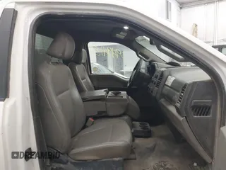 2017 Ford Super Duty F-250 SRW XLT with VIN 1FTBF2B60HED72098, listed as a IAAI auction lot 40949415 with 87,139 mi miles. Bid and sale history available at carsss.com. Image 5.