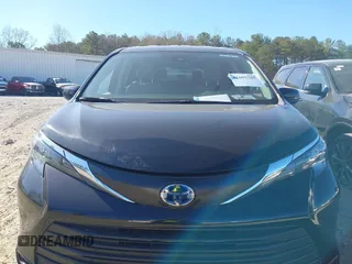 2024 Toyota Sienna LE with VIN 5TDKRKEC9RS185060, listed as a IAAI auction lot 41695763 with 20,673 mi miles. Bid and sale history available at carsss.com. Image 12.