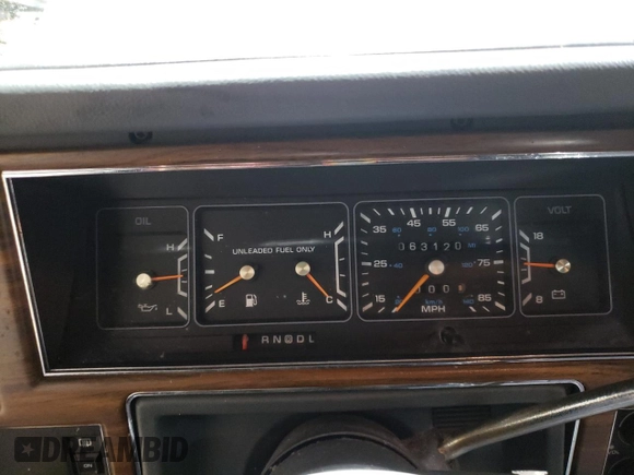 1989 Dodge Dynasty z VIN 1B3BC4634KD442902, wystawiony jako Copart lot #85151394 z przebiegiem 63 120 mil mil oraz Czysty tytuł • Clean title. Historia ofert i sprzedaży dostępna na DreamBid. Obrazek 9.