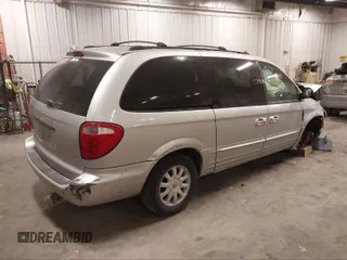 2002 Chrysler Town & Country LXi with VIN 2C4GP54L82R696630, listed as a IAAI auction lot 41730948 with 218,454 mi miles. Bid and sale history available at carsss.com. Image 4.