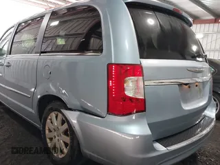 2013 Chrysler Town & Country Touring with VIN 2C4RC1BG3DR573565, listed as a IAAI auction lot 42083562 with 94,828 mi miles. Bid and sale history available at carsss.com. Image 6.