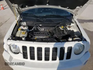 2008 Jeep Patriot Sport with VIN 1J8FT28068D589070, listed as a Copart auction lot 41393735 with 174,981 mi miles and Salvage title. Bid and sale history available at DreamBid. Image 12.