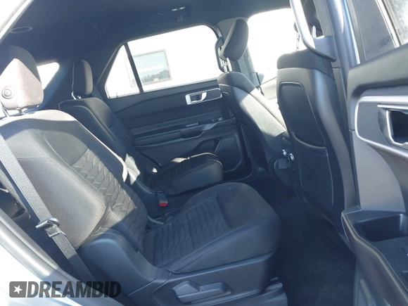 2020 Ford Explorer XLT with VIN 1FMSK7DH1LGB18321, listed as a IAAI auction lot 41339915 with 142,756 mi miles. Bid and sale history available at carsss.com. Image 8.
