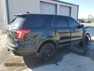 2018 Ford Police Interceptor Utility z VIN 1FM5K8AR0JGC17208, wystawiony jako Copart lot #45866014 z przebiegiem 108 814 mil mil oraz Szkody całkowita. Historia ofert i sprzedaży dostępna na DreamBid. Obrazek 3.