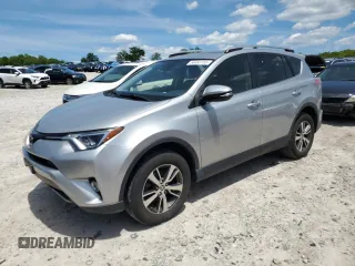 2018 Toyota RAV4 XLE z VIN JTMRFREV6JJ261322, wystawiony jako Copart lot #58483185 z przebiegiem 71 163 mil mil oraz Szkoda całkowita • Salvage title. Historia ofert i sprzedaży dostępna na DreamBid. Obrazek 1.