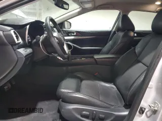2017 Nissan Maxima SV z VIN 1N4AA6AP5HC388195, wystawiony jako Copart lot #57594715 z przebiegiem 35 760 mil mil oraz Szkoda całkowita • Salvage title. Historia ofert i sprzedaży dostępna na DreamBid. Obrazek 7.