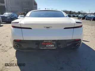 2017 Aston Martin DB11 z VIN SCFRMFAVXHGL01825, wystawiony jako Copart lot #45219355 z przebiegiem Nie podano mil oraz Szkoda całkowita • Salvage title. Historia ofert i sprzedaży dostępna na DreamBid. Obrazek 6.